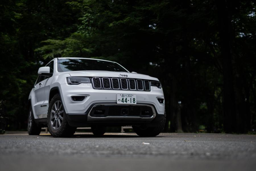  Jeep Grand Cherokee Limited (WK2) 2017 года  (JP) (фото 2 из 18)
